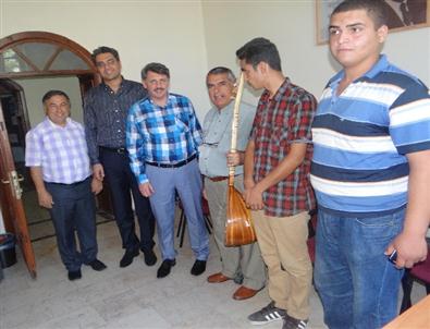 Öncül, ÇOGEM’in Bağlama Kursu’nu Ziyaret Etti