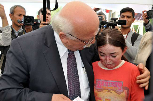 Gözyaşları içinde Bakan Avcı'dan yardım istedi