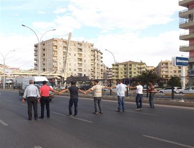 Diyarbakır’da Esnaftan ‘alt Geçit’ Eylemi