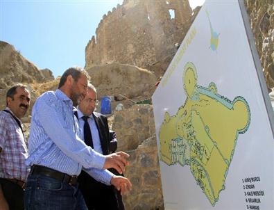 Tarihi Hoşap Kalesi’nde 350 Yıllık Kanalizasyon Sistemi Bulundu