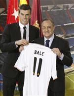 REAL MADRID KULÜBÜ BAŞKANı - Gareth Bale, Real Madrıd’e imzayı attı