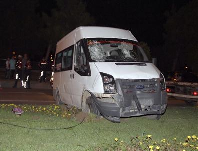 Polisten Kaçan Minibüs Kaza Yaptı