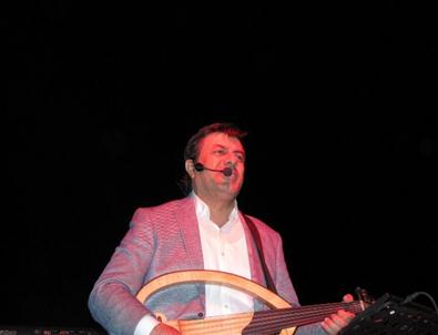 Coşkun Sabah Hisarcık’ta Konser Verdi
