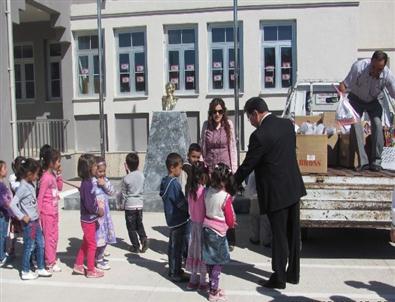 Belediye Başkanı Akbulut'tan Öğrencilere Kırtasiye Yardımı