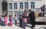 Belediye Başkanı Akbulut'tan Öğrencilere Kırtasiye Yardımı