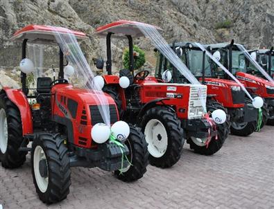 'Türkiye’deki Traktörlerin 3'te 1'i 25 Yaşın Üstünde'