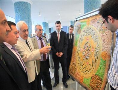 İranlı Hat Sanatçısı Duzduzani ve Halı Ustası Abdi’nin Hat ve Halılarından Oluşan Sergi Trabzon’da Görücüye Çıktı