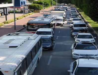 (özel Haber) Antalya'da Her 2.5 Kişiye Bir Araç Düşüyor