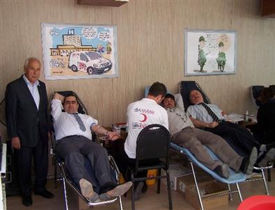 Kızılay Besni’de Kan Bağışlarını Kabul Etti