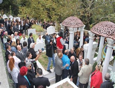 Sanatçılar Sanat Güneşi'ni Unuttu