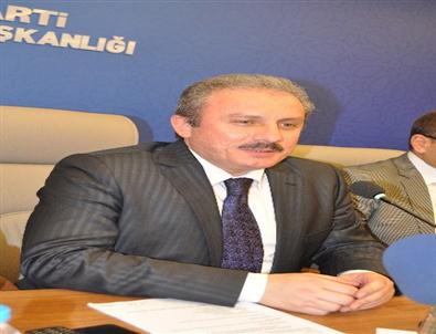 Ak Parti'den Başörtülü Belediye Başkan Adayı