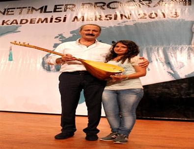 Bakan Çağlayan'dan Bağlama Ziyafeti