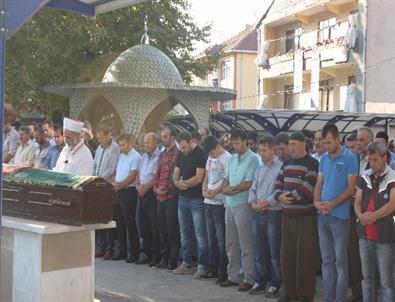 Kazada Ölen Üniversite Öğrencisi Toprağa Verildi