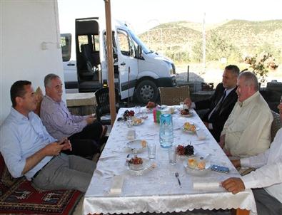 Milletvekili Recai Berber’den Organik Zeytin Çiftliğine Ziyaret