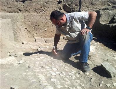 Van'da Bir Tüccar Konağı Gün Yüzüne Çıkarıldı