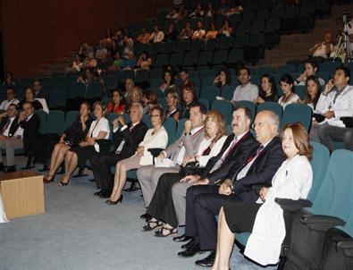 İzmir’de İlginç Panel: 'Yaşlılık Ceza Mı Ödül Mü'