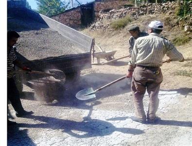 Hisarcık’ta Köylere Kilitli Parke Taşı