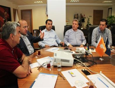 Başbakan'ın Başdanışmanı Akdoğan, Ak Parti İzmir'i Ziyaret Etti