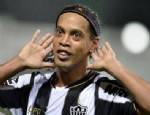 FLUMINENSE - Ronaldinho'dan iki müthiş frikik