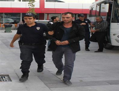 Silah Kaçakçılığı Operasyonunda 17 Kişi Adliyeye Sevk Edildi