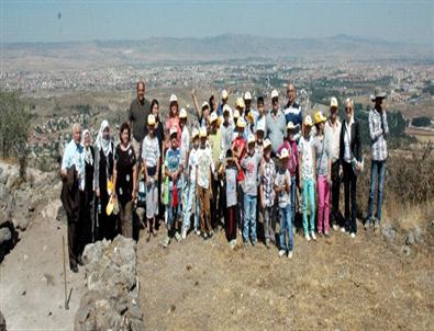 'bizim Çocuklar' Tarihi Kaleyi Fethetti