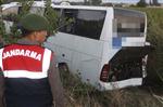 MERKEZ EFENDİ - Manisa'da Yolcu Otobüsü Tahliye Kanalına Yuvarlandı: 46 Yaralı