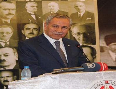 Arınç’tan Fotoğraf Eleştirisi