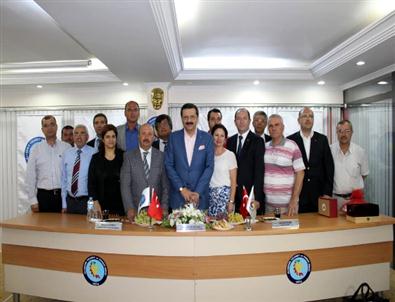 Tobb Başkanı Hisarcıklıoğlu, Alaşehirde Ziyaretlerde Bulundu
