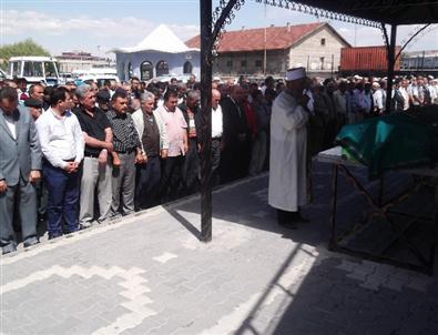 YOGİSAD Başkanı Ayhan Çelik'in Annesi Toprağa Verildi