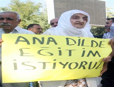 Silvan'da Anadilde Eğitim İçin İmza Toplandı