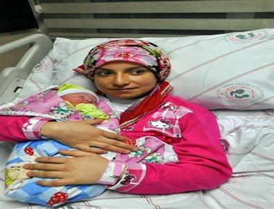 Kayseri'de 2014’ün İlk Bebeğinin ‘yaren’ Oldu