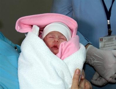 Samsun’da 2014’ün İlk Bebeği 00.00’da Doğdu
