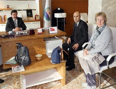 Engellilerden Başkan Odabaşı’na Teşekkür Plaketi