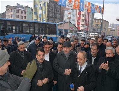 Başkan Bozkuş Seçmenleriyle Kucaklaştı