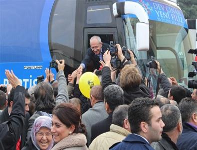 Kılıçdaroğlu, Sarıgül ve Balbay İzmir Havalimanı'na İniş Yaptı