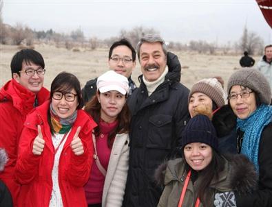 Kadir İnanır, Jülide Kural İle Kapadokya’da balon turu yaptı