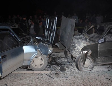 Antalya’da trafik kazası: 3 ölü