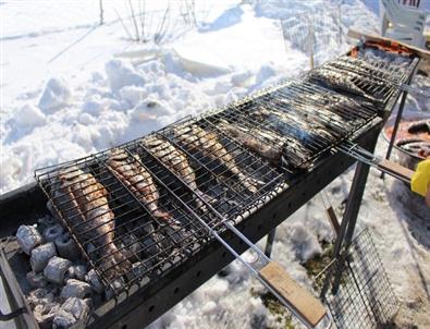 Eksi 20 Derecede Buz Üstünde Mangal Keyfi