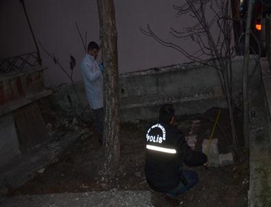 Evin Bahçesindeki Bebek Mezarı İhbarı Polisi Harekete Geçirdi