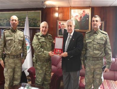 8. Kolordu Komutanı Korgeneral Akbaş Paşa’dan Başkan Dedeye Ziyaret