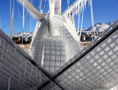 Erzurum’da Sibirya Soğukları Buzlu Sanata Dönüştü