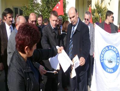 Kamu-sen Üyeleri Maaş Bordrolarını Yaktı