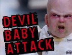 Şeytan bebek herkesi korkuttu