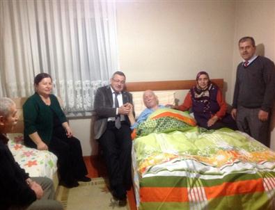 Başkan Gülşen'den Hastalara Moral Ziyareti