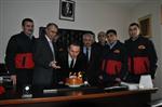 DOĞUM GÜNÜ PASTASI - Çimenoğlu’ndan İtfaiye Müdürü Taşkın’a Doğum Günü Sürprizi