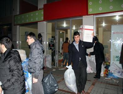 İhh’dan Suriye’ye İki Tır Giyecek Yardımı