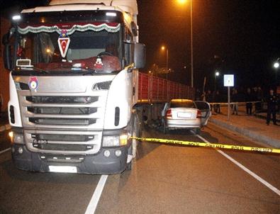(özel Haber) Otomobil Tır'ın Altına Girdi Açıklaması