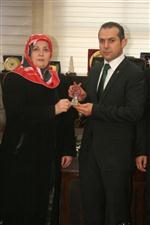 Kağıthane Belediye Başkanı Fazlı Kılıç’ın Eşi Fatma Kılıç’tan Burhan Çakır’a Ziyaret Haberi