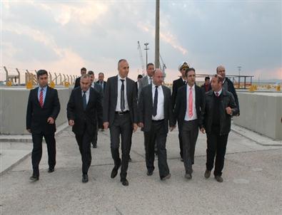 Kktc'li Bakan Boru Üretim Tesisini Gezdi