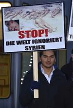 Viyanada'ki Bm Binası Önünde Suriye Protestosu